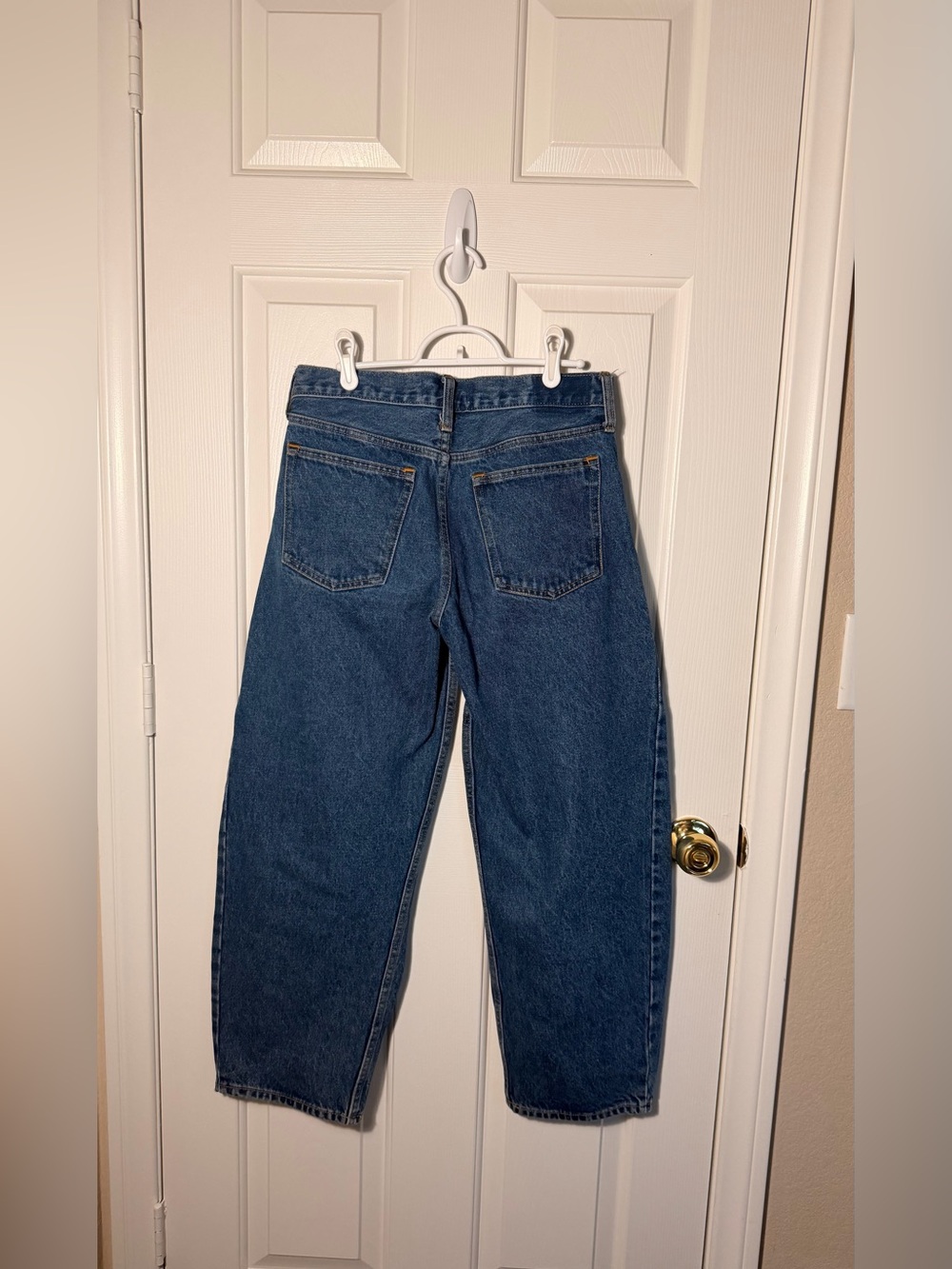 Abercrombie & Fitch Mid-Rise Wide-Leg Women's Jeans in Dark Blue - Picture 3 of 9